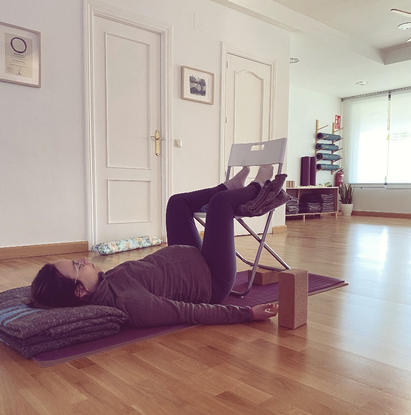 yoga para embarazo y postparto en el escorial
